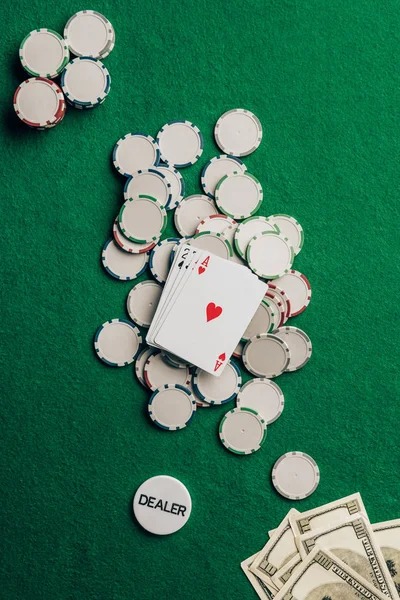 AduQ live dealer table on erek 30 mobile app showing cards and player positions