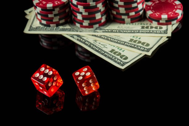 Slot game paytable on erek 30 showing symbol payouts and bonus triggers